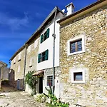 Luna * Motovun
