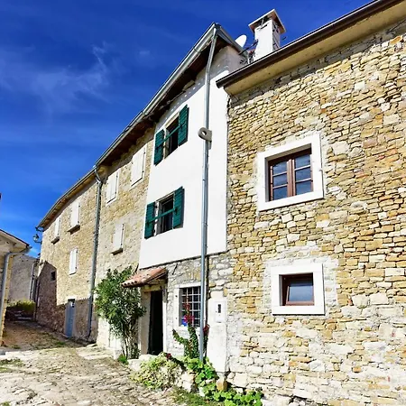 Luna * Motovun