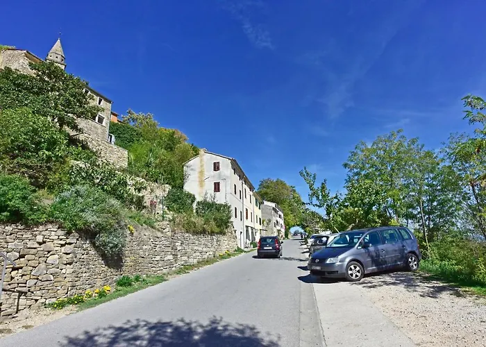 Luna * Motovun