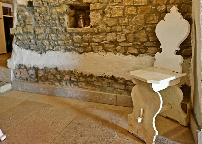 Luna * Motovun